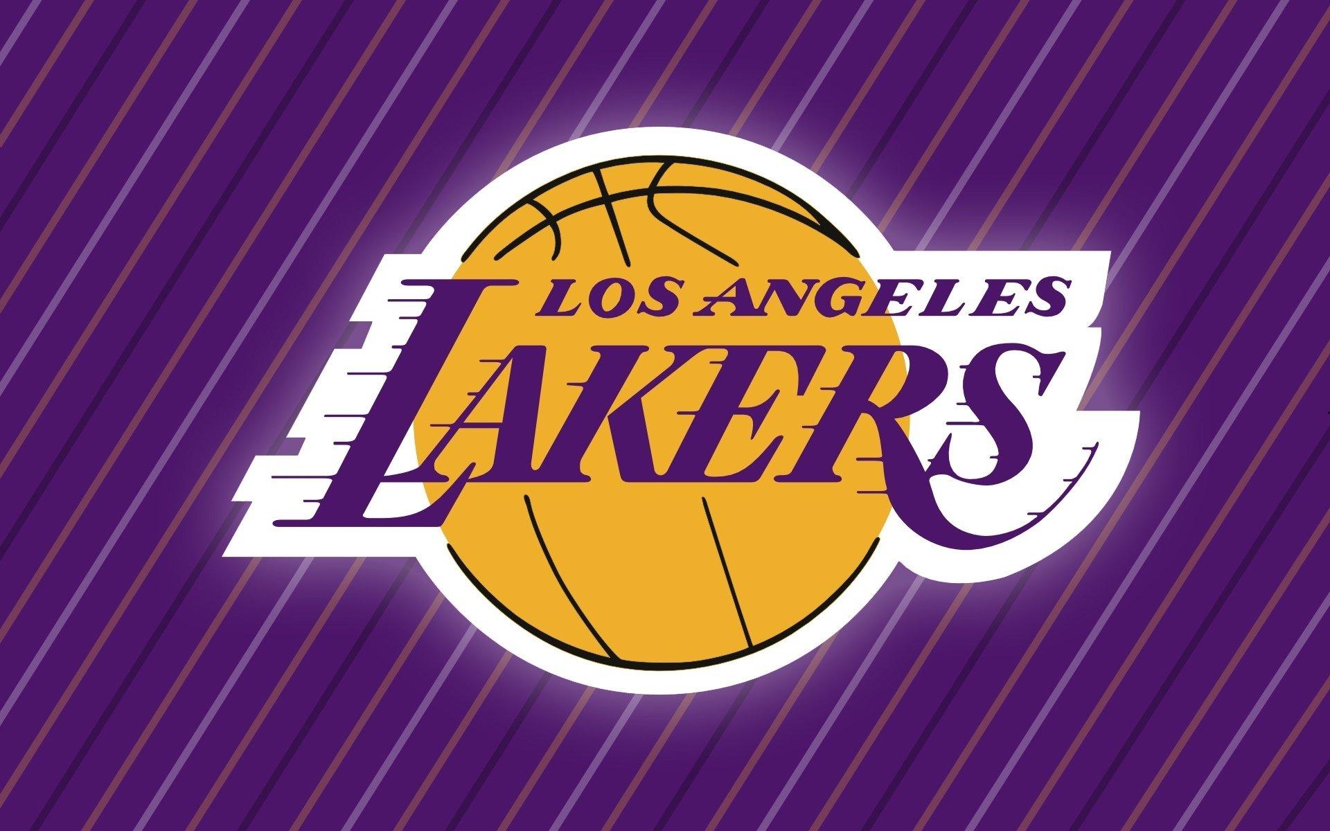 NBA季后赛激战正酣，勇士队逆转取胜，库里独砍40分创纪录